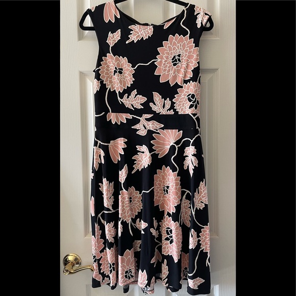 Carole Wren Floral Fit & Flare Dress - Picture 4 of 5